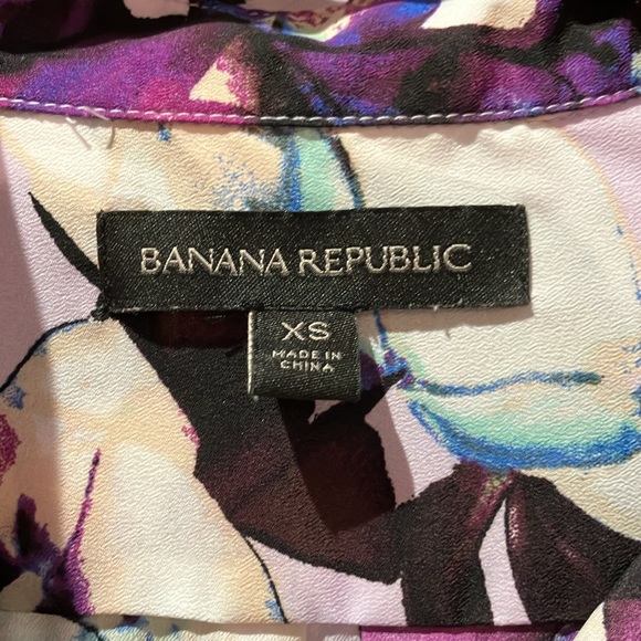 EUC Banana Republic floral button down blouse | Size XS - Picture 5 of 8